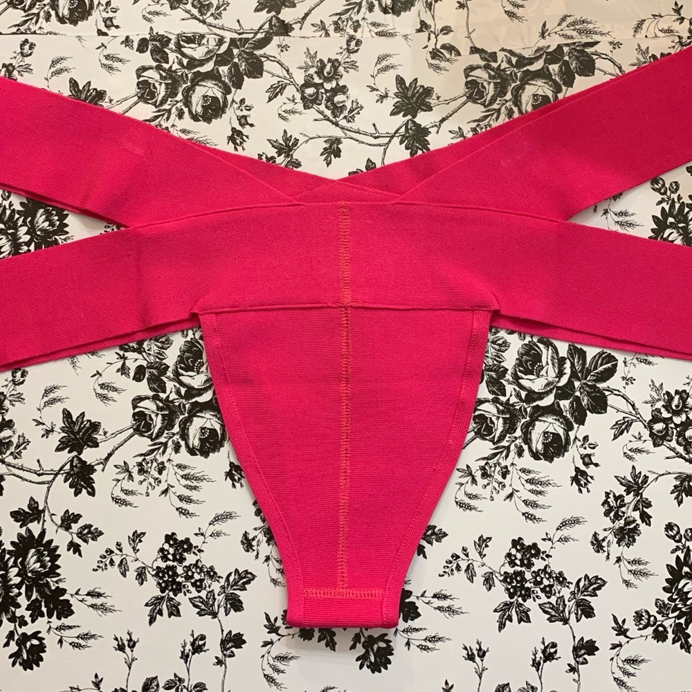 5WI Beautiful NWT SKIMS Knit Swim Strappy Bikini Bottom Size 4X Color Magenta